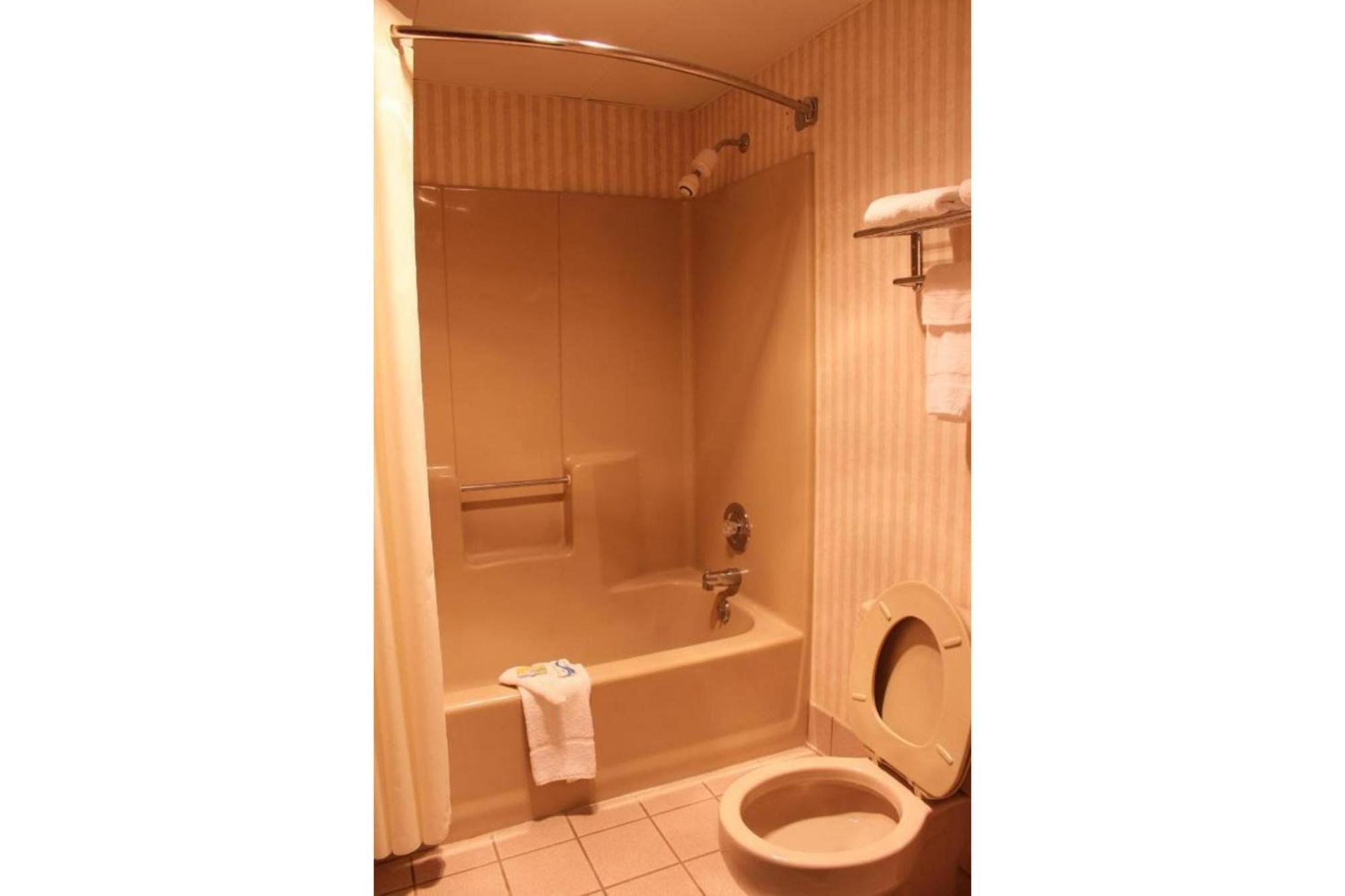 Relax Inn By Oyo Greeneville Near Hwy Us-321 외부 사진